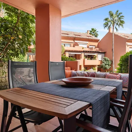 La Fragata Port 埃斯特波纳